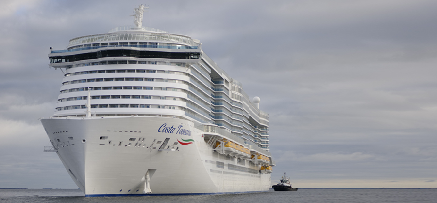 Costa Cruceros recibe el Costa Toscana,